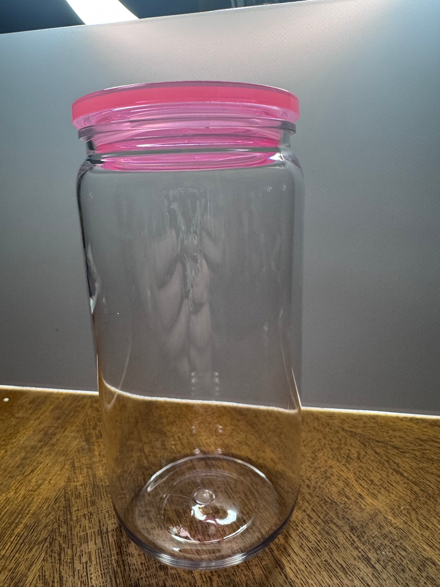 Single wall tumblers with color lid