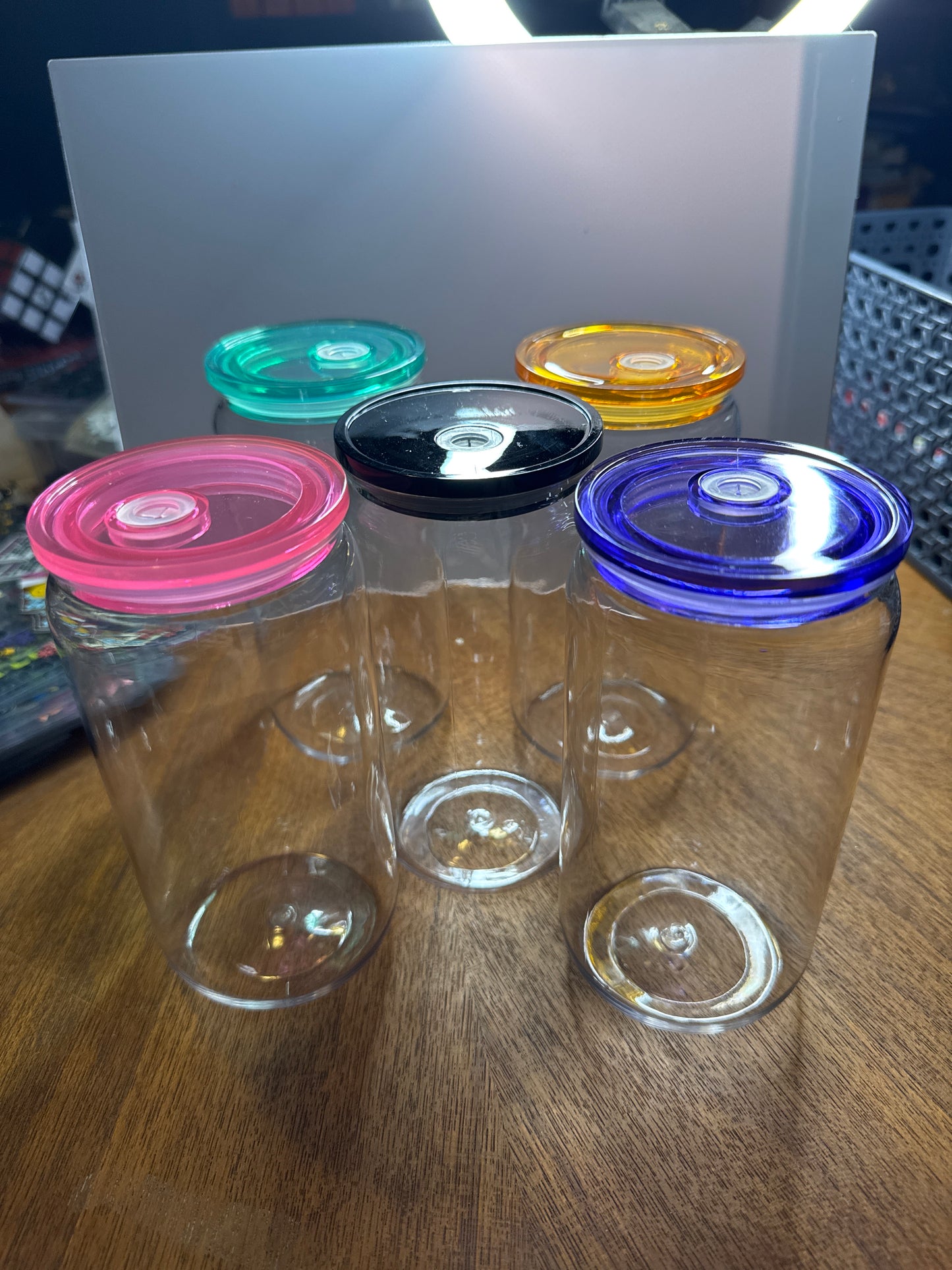 Color lid, single wall tumblers