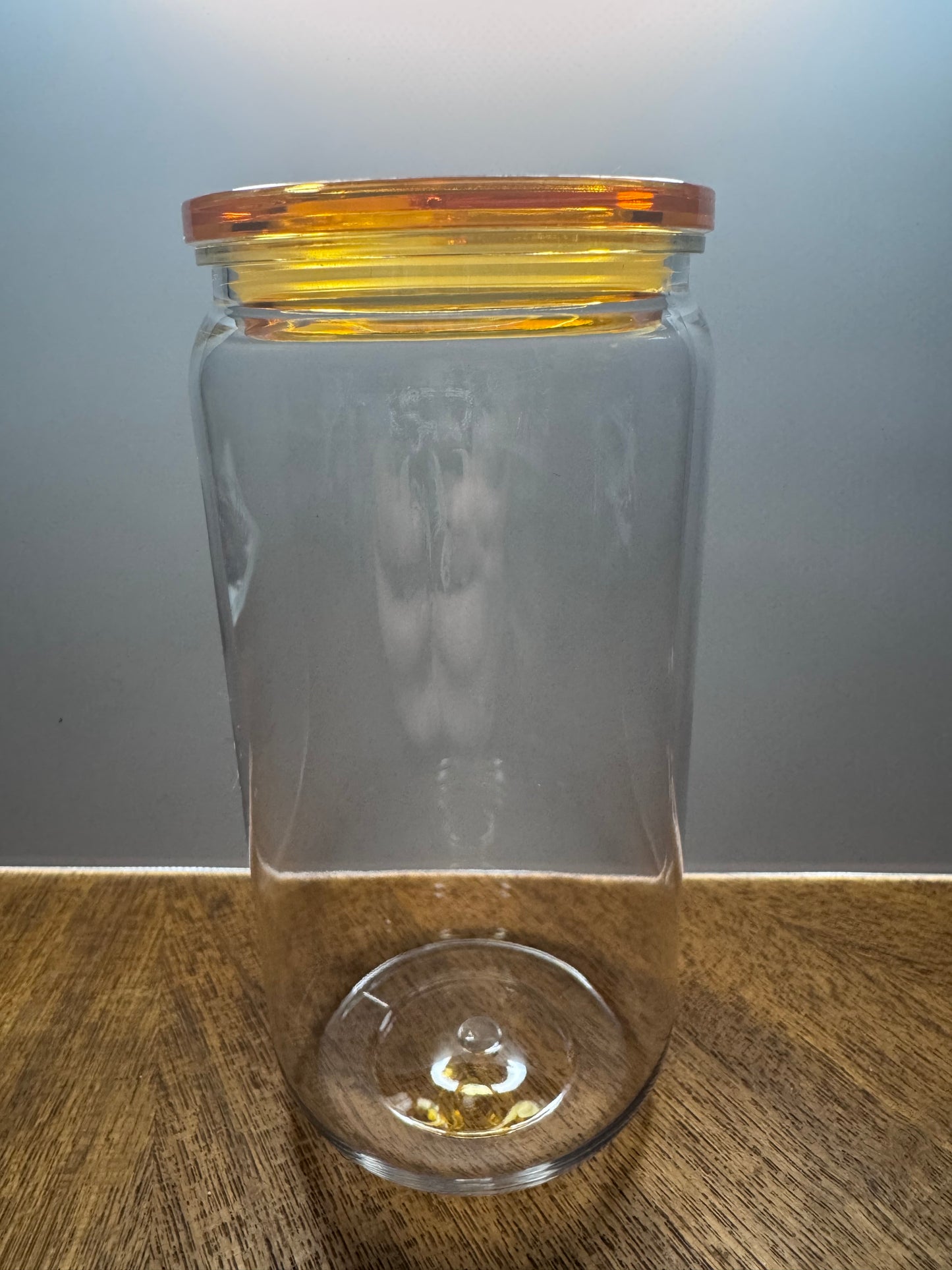 Single wall tumblers with color lid